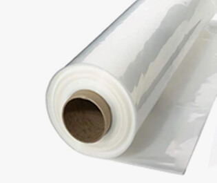 溫室大棚為植物提供了理想的環境。 它們可以保護蔬菜免受霜凍,風吹雨打的影響,幫助水果,蔬菜和花卉更快地成熟,確保始終如一的高質量,能夠一年內收獲多種農作物。 此外,現代塑料薄膜可以根據許多田間種植的水果和蔬菜的獨特光照和溫度要求專門定制。 同時,塑料薄膜可通過減少蒸發來幫助減少水份消耗。